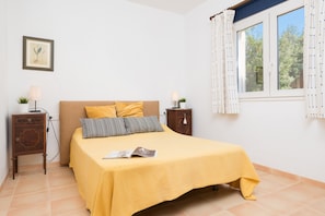 3 bedrooms, individually furnished - Seaside Villa in Colonia de Sant Pere (Arta)