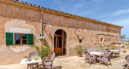 Villa in Campos With Pool