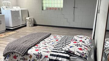 3 bedrooms, in-room safe, desk, iron/ironing board