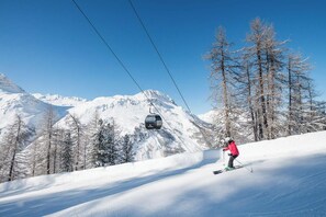 Skidåkning och snöaktiviteter