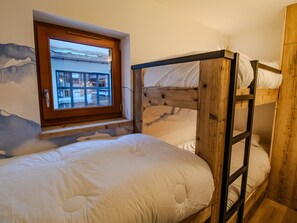 2 bedrooms, WiFi, bed sheets - Superb renovated apartment, Turios 1 (Val-d'Isère)