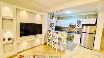 Refrigerador, microondas, horno, placa de cocina