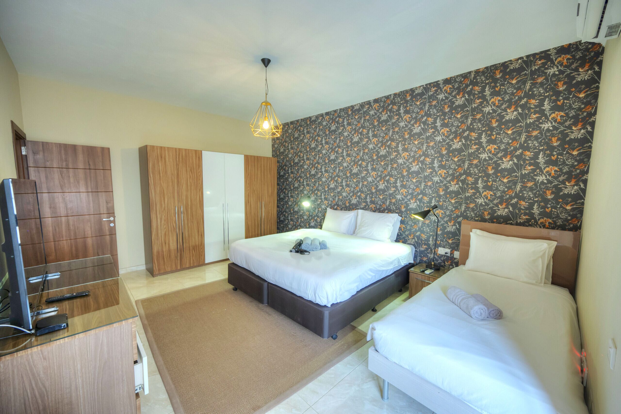 3 bedrooms, iron/ironing board, free WiFi, bed sheets