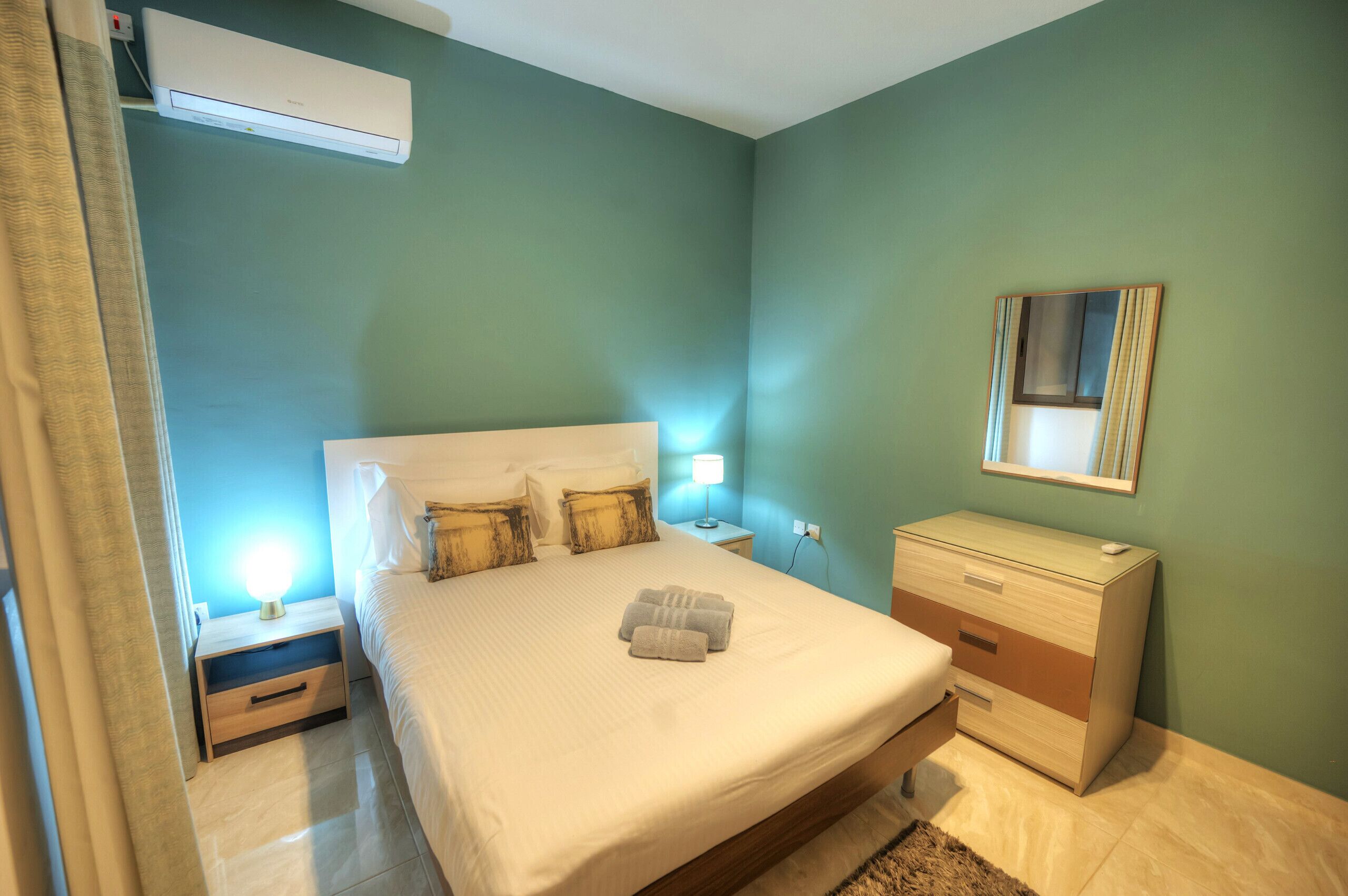 3 bedrooms, iron/ironing board, free WiFi, bed sheets