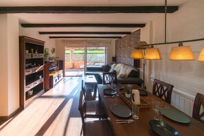TV - WELCS APARTAMENTO 200 PDA CON TERRAZA Y PISCINA (Palafrugell)