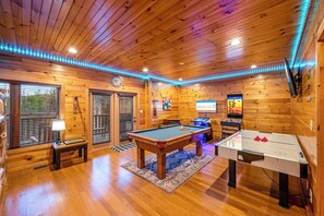 Spielezimmer