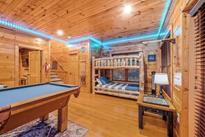 Spielezimmer