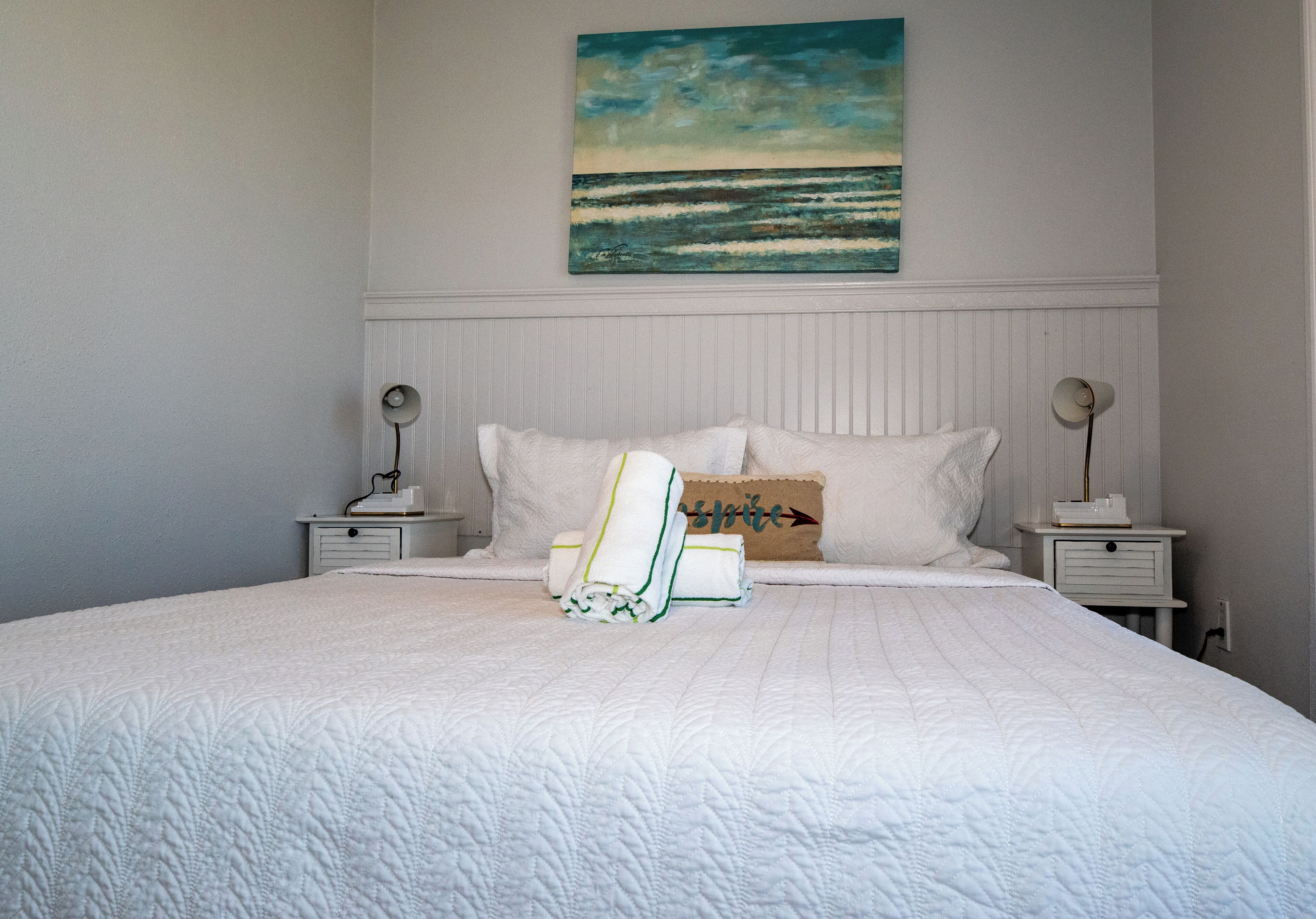 Charming 1-bedroom, Beachfront Condo In Fabulous Longboat Key Steps To The Beach - Longboat Key, FL