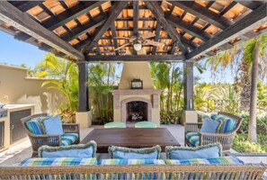 Outdoor dining - 3-bedroom villa with pool & access to community club, in San Jose del Cabo (San jose del cabo)