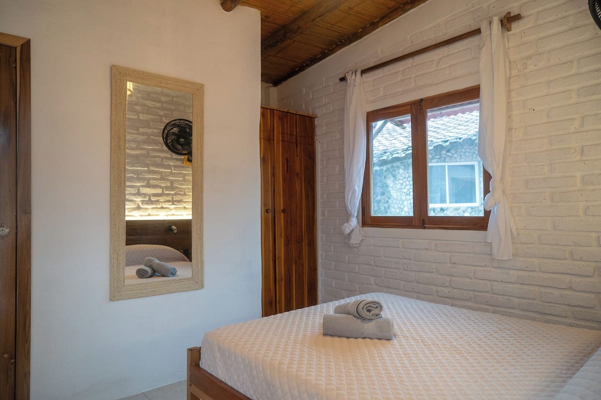 Single Room | Free WiFi