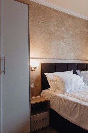 2 soverom, strykejern/-brett, reiseseng for barn og wi-fi (inkludert)