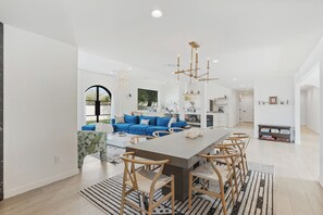 Interior - Phoenix Vista / Mountain Views, Pool & Fire Pit (Phoenix)