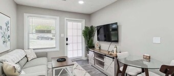 Farmhouse 1BD 1BA, Central Loc!