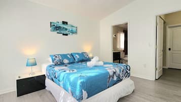 5 bedrooms, desk, iron/ironing board, travel cot