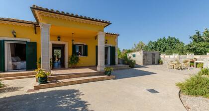 Town Center Villa in Buger