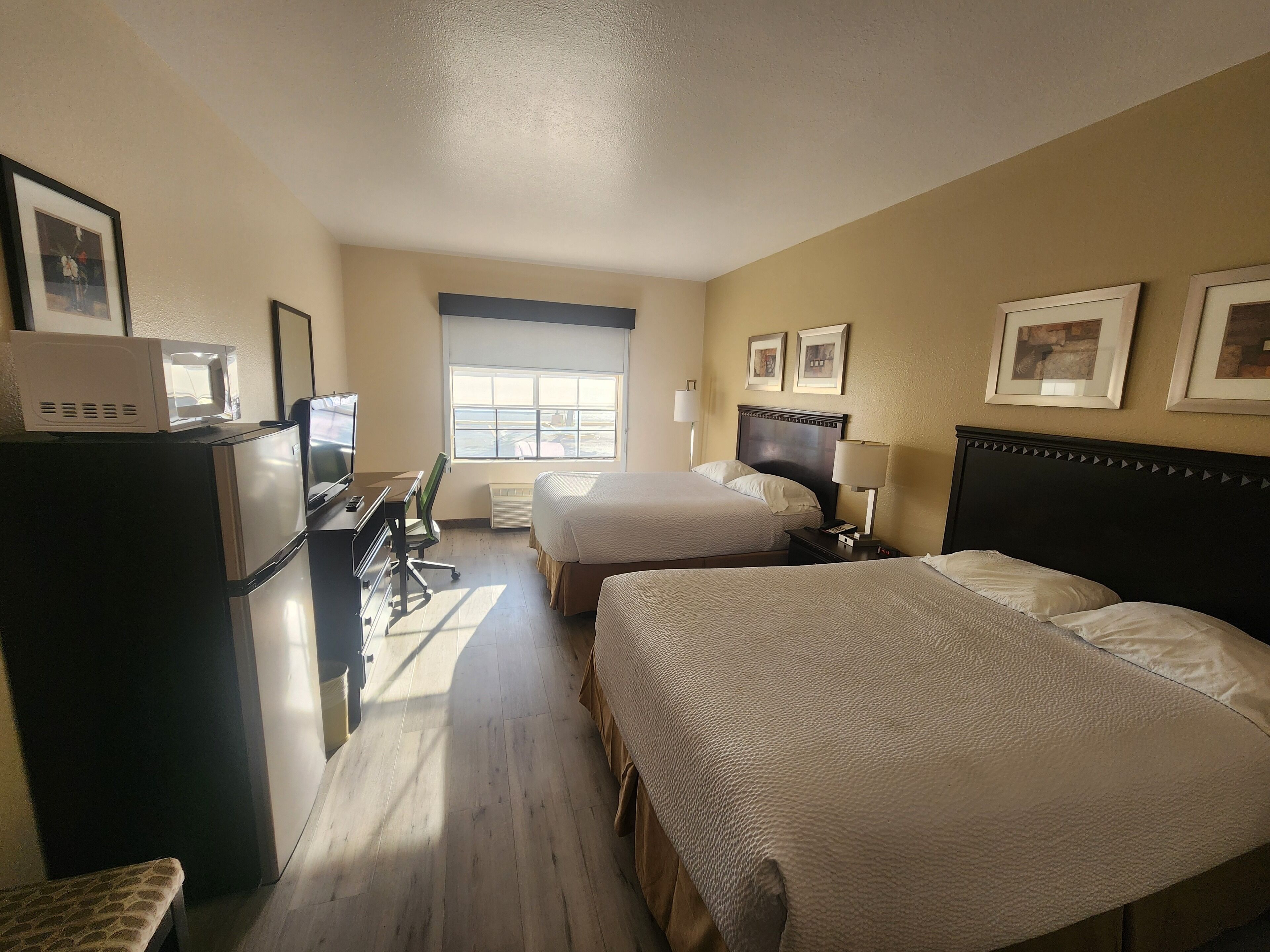 Foto - CASH REWARDS INN & SUITEs