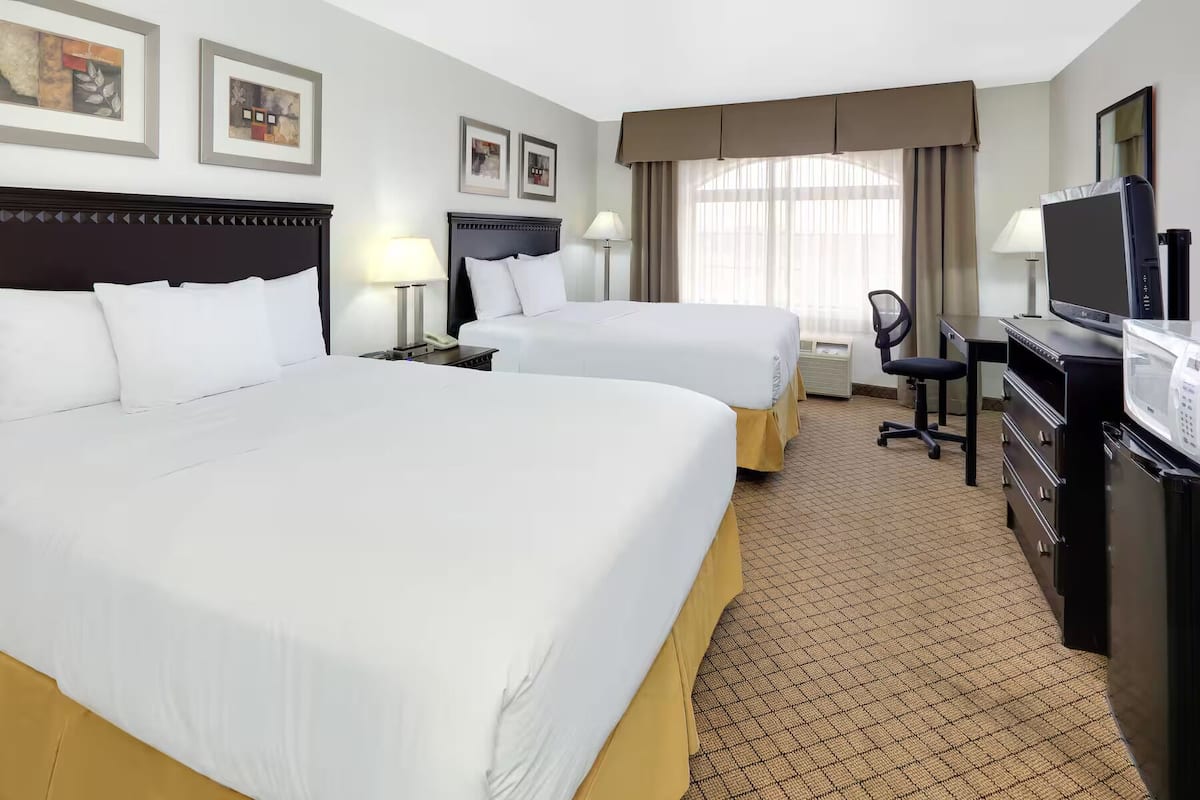Basic Room, 2 Double Beds, Non Smoking | Free WiFi