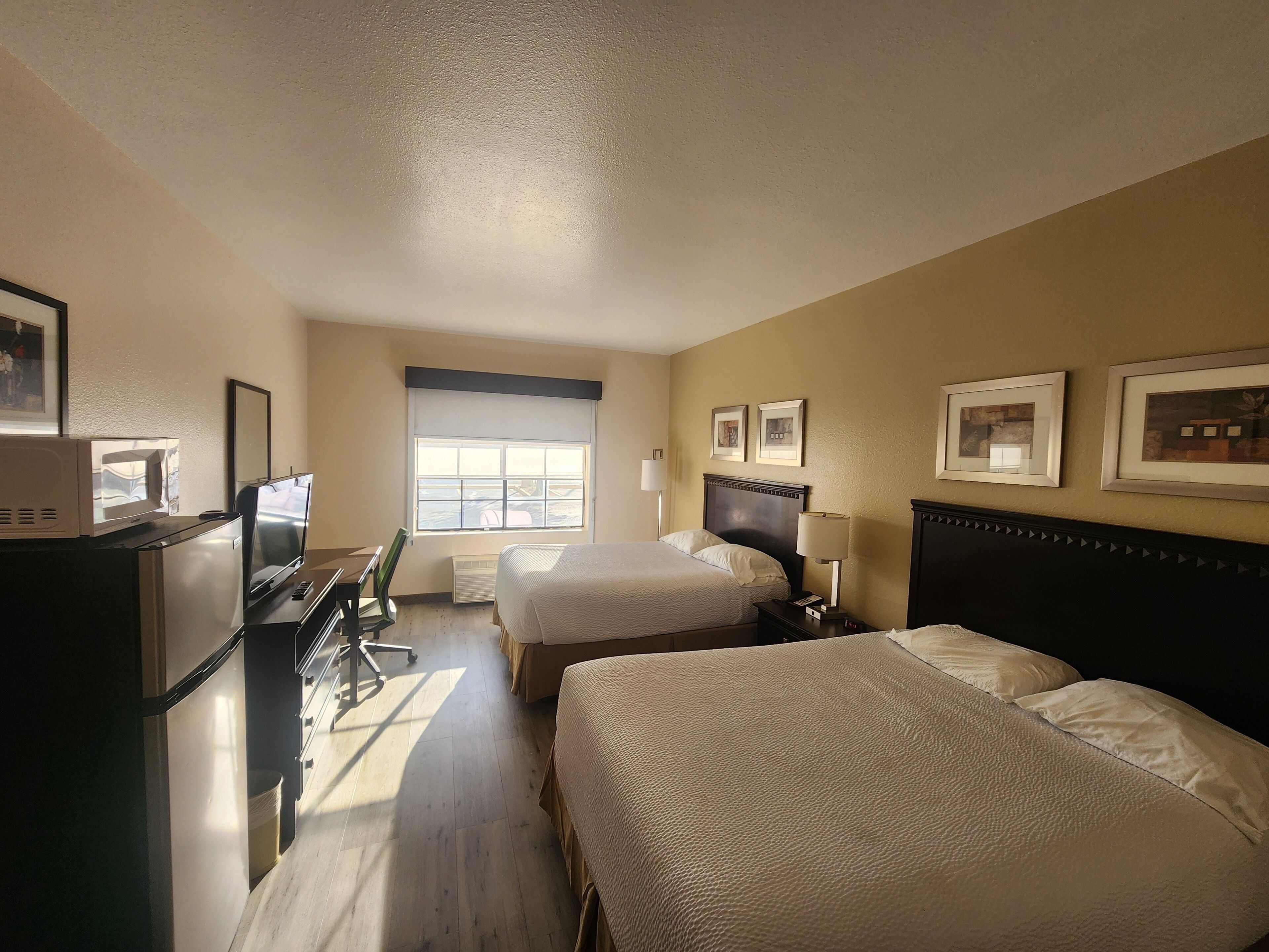 Foto - CASH REWARDS INN & SUITEs