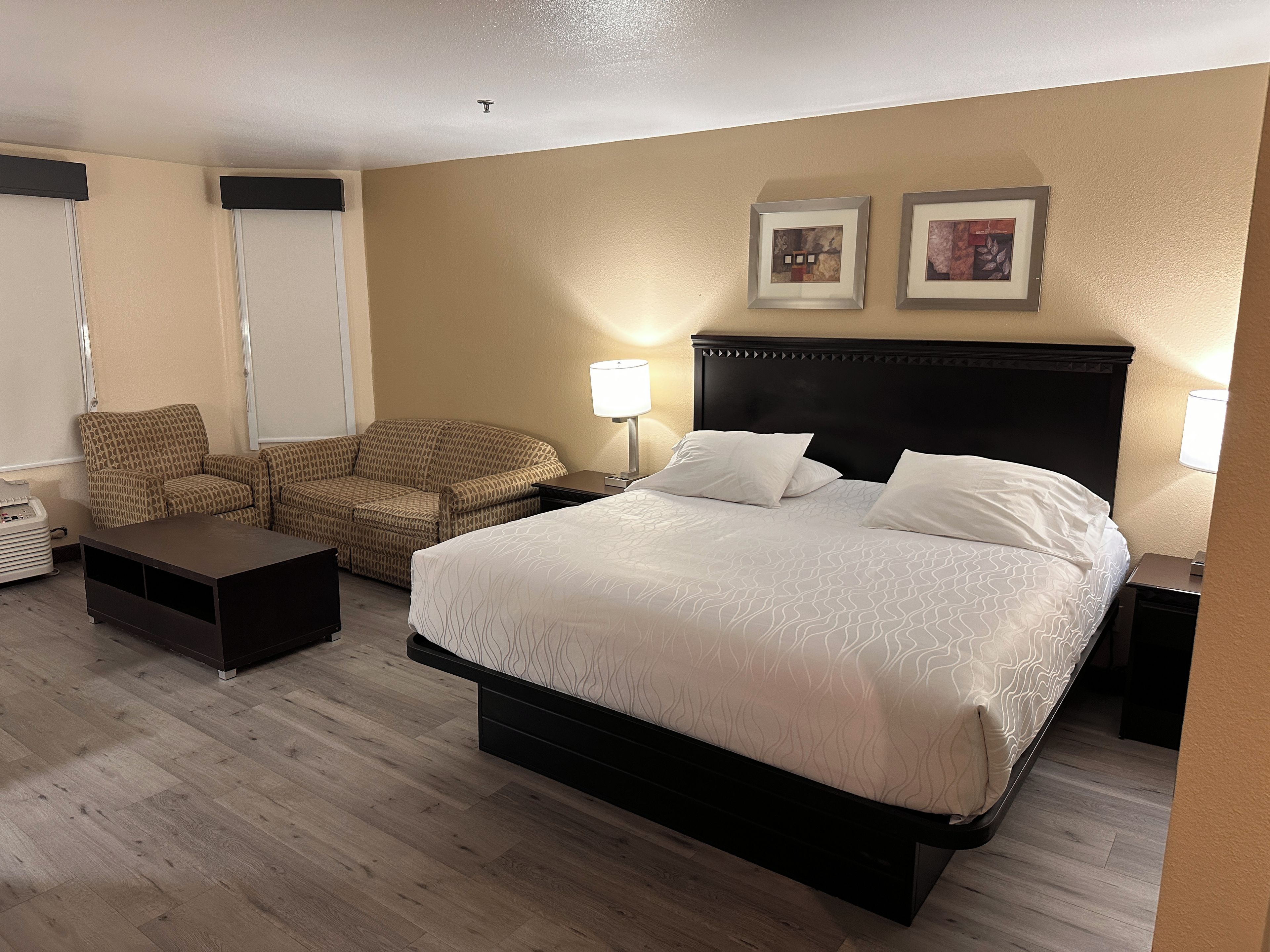 Foto - CASH REWARDS INN & SUITEs