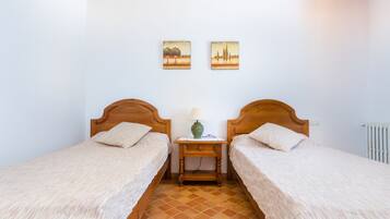 Villa | 5 bedrooms, individually furnished, iron/ironing board