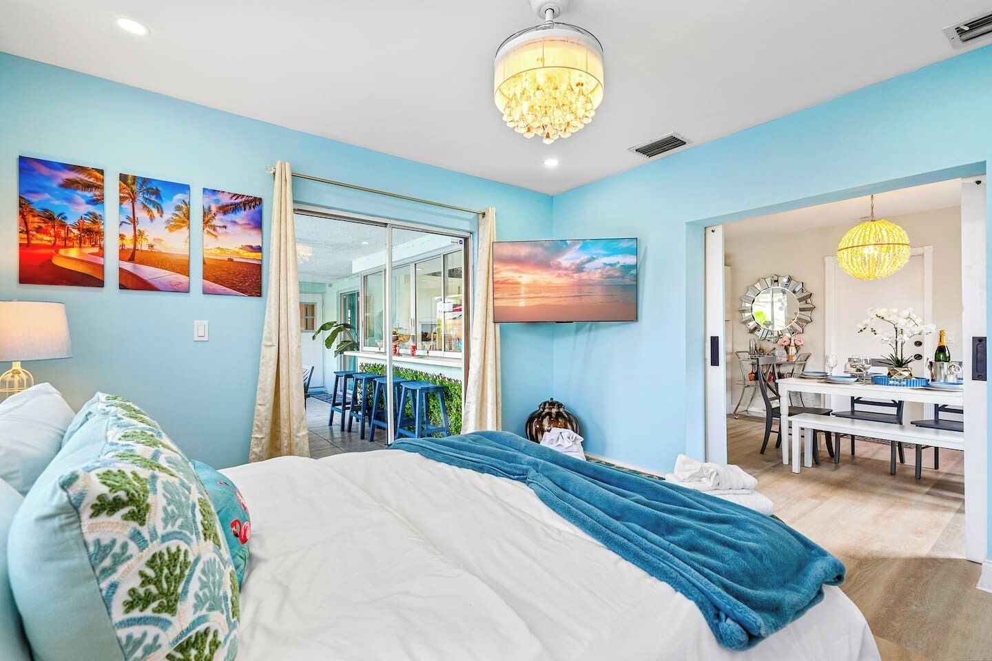 4 slaapkamers, een strijkplank/strijkijzer, reisbedje, gratis wifi