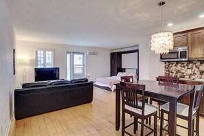 Interior - Hôtel à la maison - Le Lion d'or #207 (Orford)