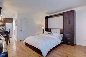 WiFi, bed sheets