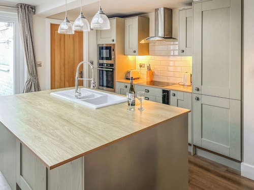 2 bedroom accommodation in Beverley