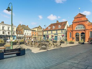 Unclassified image, 5 of 12, button - 2 bedroom accommodation in Beverley (Beverley)