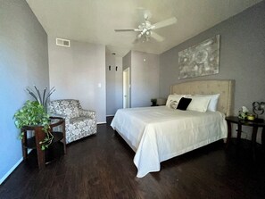 2 bedrooms, desk, iron/ironing board, WiFi