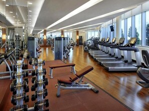 Fitness facility - Majestic One-Bedroom Apartment (Dubai)
