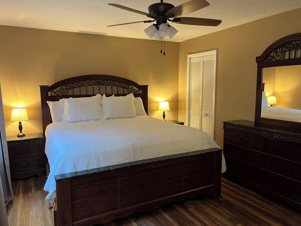 3 bedrooms, travel crib, WiFi, bed sheets