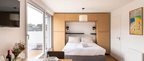 Wifi gratis y ropa de cama