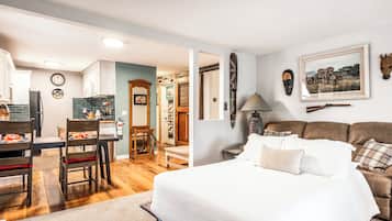 1 bedroom, iron/ironing board, WiFi, bed sheets