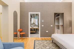 Een strijkplank/strijkijzer, gratis wifi, beddengoed