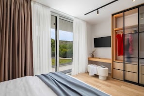 4 عدّة غرف نوم ومكواة/لوح كي وواي فاي مجانًا وملاءات أسرّة