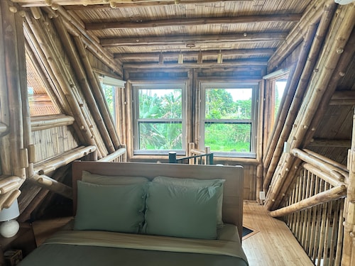 Bamboo River Hideaway in Hilo with fast WiFi near HMC