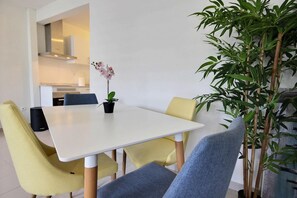 Dining - Appartement Pomme Cannelle (Fort-de-France)