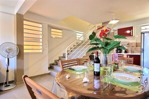 Dining - Duplex Vanille Bleue (Grand'Rivière)