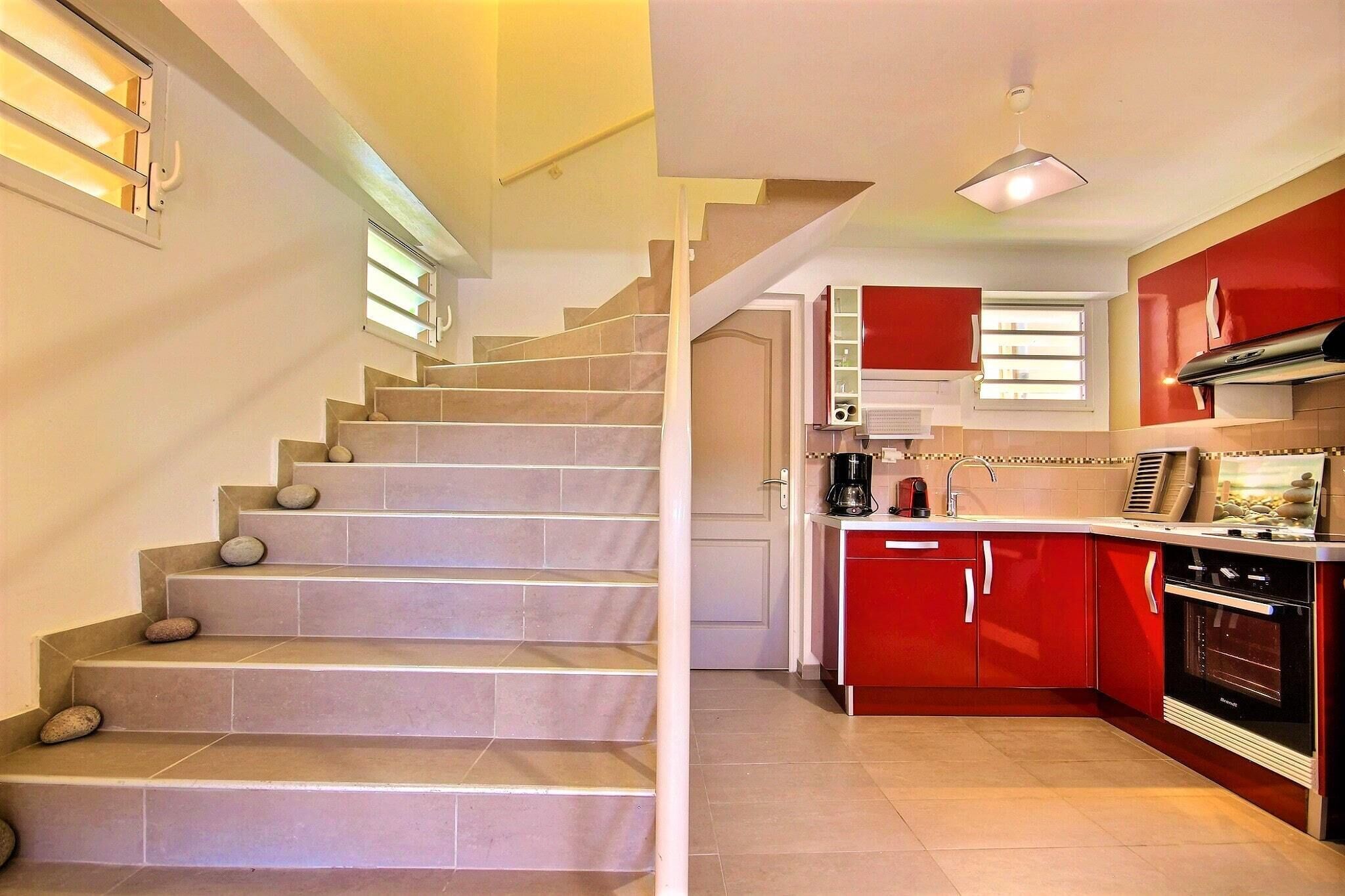 雪櫃、微波爐、焗爐、洗碗機