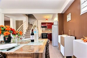 Refrigerador, microondas, horno y lavavajillas 