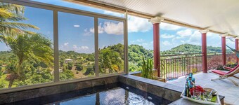 Vert Ocean - Two Bedroom Villa, Sleeps 5