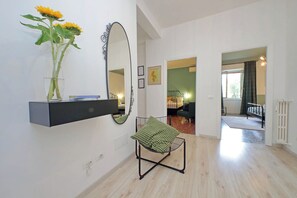 2 bedrooms, desk, iron/ironing board, WiFi