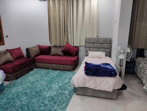 2 bedrooms, iron/ironing board, WiFi, bed sheets