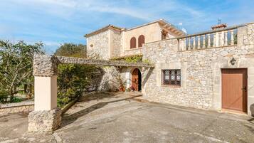 Villa | Exterior