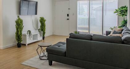 Cozy, Private &Safe 1Bed Home - 2 min from DTR&UCR