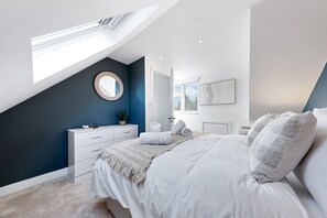 4 chambres, fer et planche à repasser, accès au Wi-Fi (inclus)
