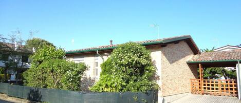 House | Property grounds