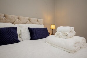 2 soverom, strykejern/-brett, wi-fi (inkludert) og sengetøy