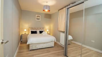 2 chambres, fer et planche Ă repasser, Wi-Fi gratuit, draps fournis